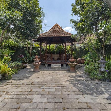 Reddoorz Hostel Near Adisucipto Airport Yogyakarta Kalasan Exterior foto