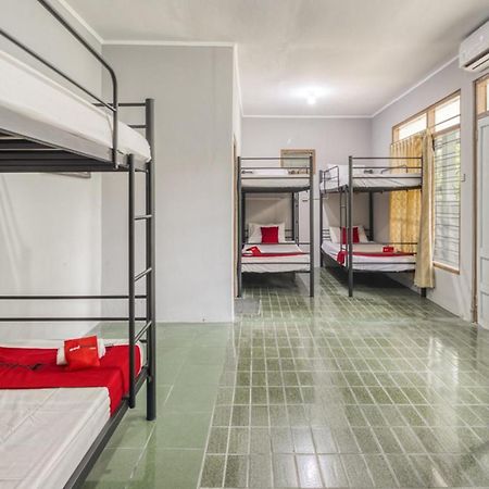 Reddoorz Hostel Near Adisucipto Airport Yogyakarta Kalasan Exterior foto