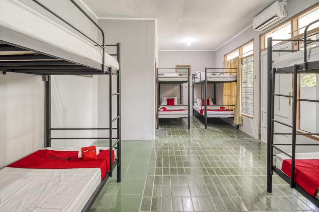 Reddoorz Hostel Near Adisucipto Airport Yogyakarta Kalasan Exterior foto